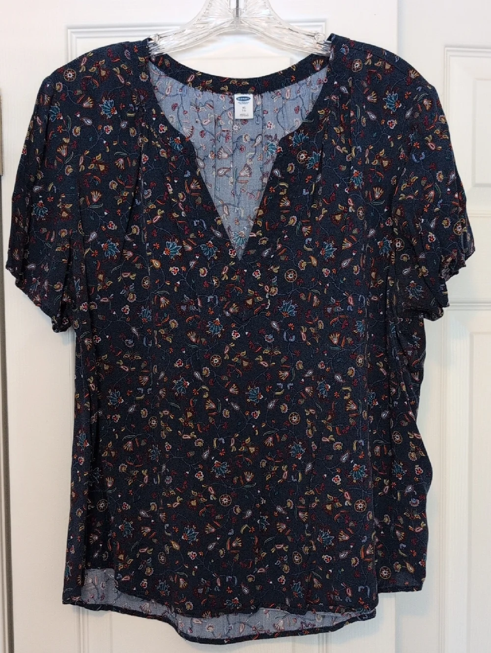 Old Navy Navy Floral Split V-Neck Blouse - Picture 1 of 5